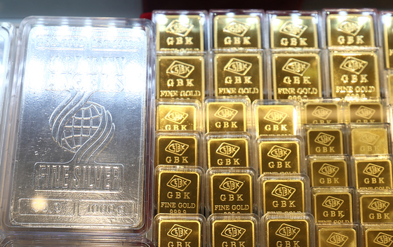 국제 금·은 가격 하루 만에 나란히 폭락