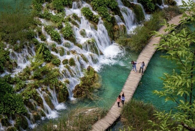 본문 이미지 - '요정의 숲' 플리트비체 호수 국립공원 (크로아티아관광청 제공)