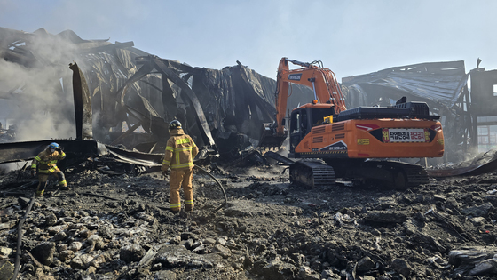음성 생필품공장 화재 3일 합동감식…실종자 수색 닷새째