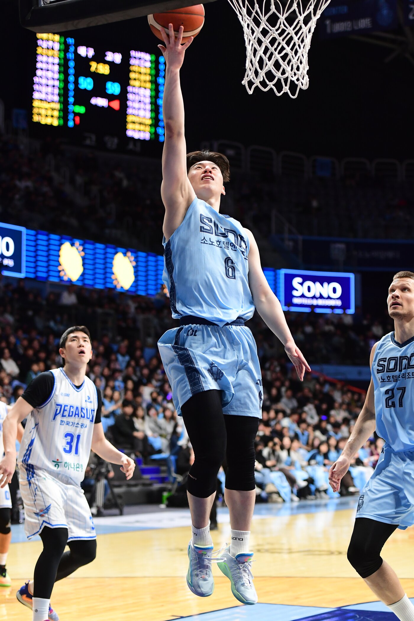 본문 이미지 - 프로농구 소노 이정현이 1일 한국가스공사와 경기에서 레이업을 하고 있다.(KBL 제공)