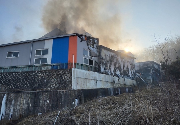 김포 화장품 제조공장 화재 3시간 만에 완진(종합)