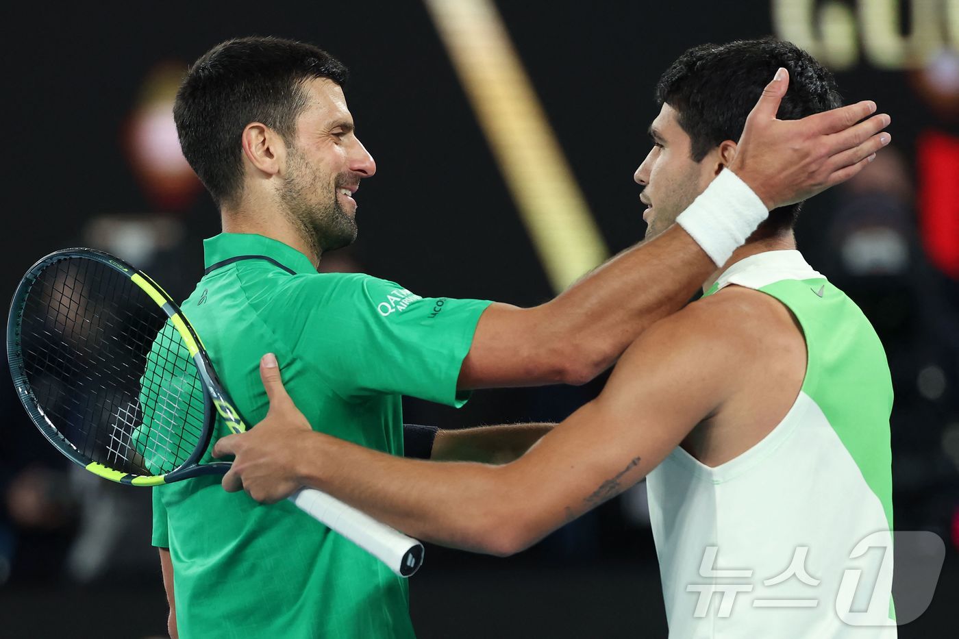 (AFP=뉴스1) 안은나 기자 = 남자 테니스 세계 1위 카를로스 알카라스(스페인)가 1일 호주 멜버른에서 열린 호주오픈 테니스 대회 남자 단식 결승에서 노박 조코비치(세르비아)를 …