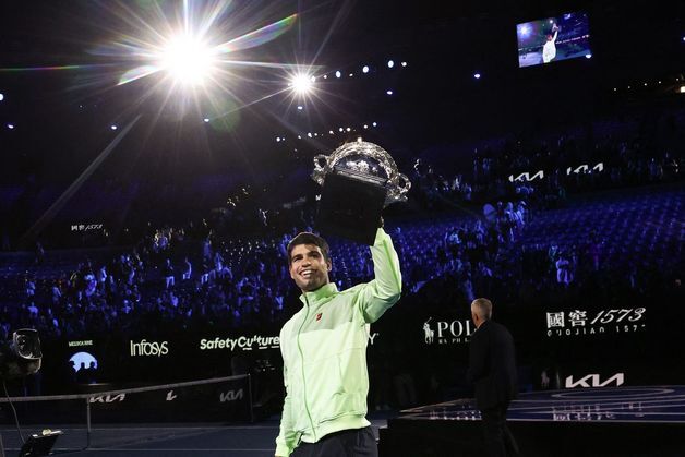 알카라스, 호주오픈 우승 '최연소 그랜드 슬램'