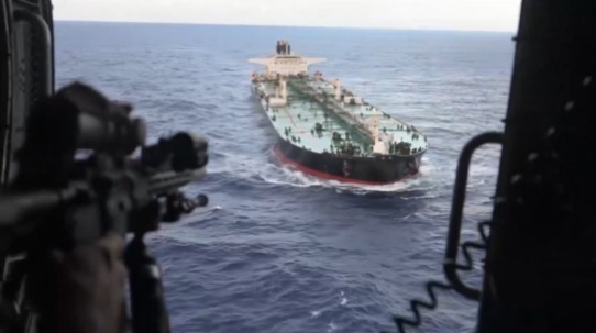 美국방부 "트럼프 제재 위반 유조선 인도양서 추격해 나포"