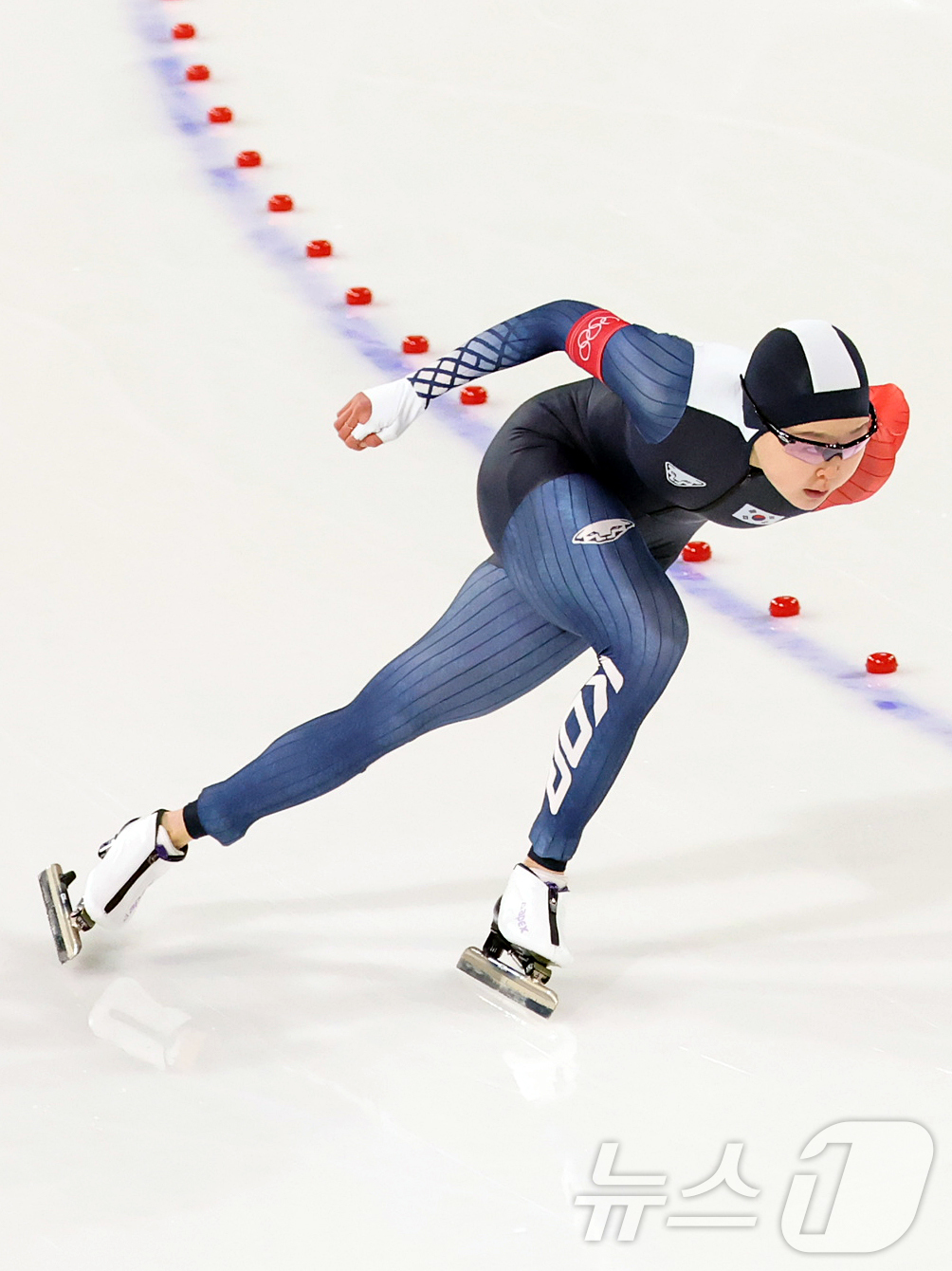 (밀라노=뉴스1) 김진환 기자 = 스피드스케이팅 김민선이 9일(현지시간) 이탈리아 밀라노 스피드스케이팅 스타디움에서 열린 여자 1000m에 출전해 역주하고 있다.이날 김민선은 1분 …