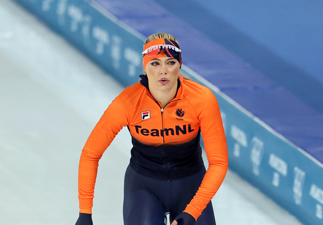 경기 앞두고 몸 푸는 유타 레이르담