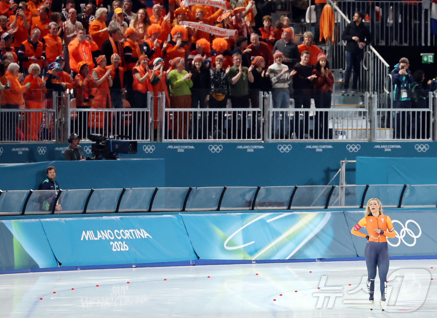 (밀라노=뉴스1) 김진환 기자 = 네덜란드 스피드스케이팅 유타 레이르담이 9일(현지시간) 이탈리아 밀라노 스피드스케이팅 스타디움에서 열린 여자 1000m에 출전해 1분12초31로 …