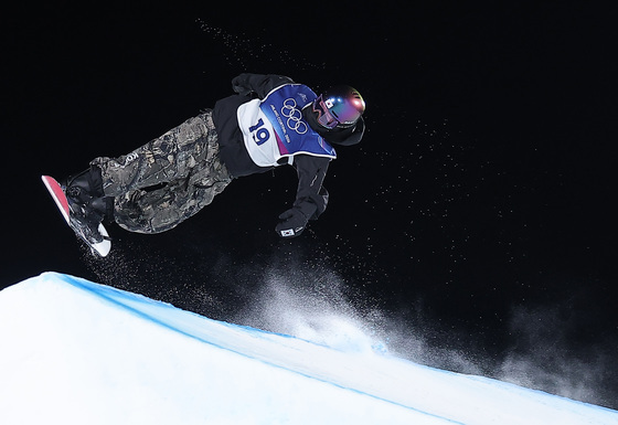 비행 준비하는 유승은