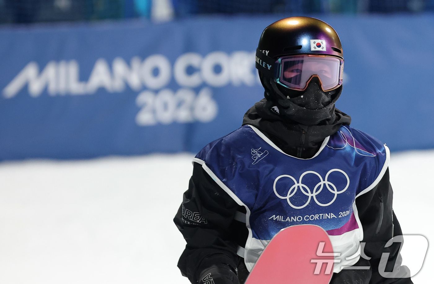 (리비뇨=뉴스1) 김성진 기자 = 스노보드 유승은이 9일(현지시간) 이탈리아 리비뇨 스노파크에서 열린 2026 밀라노·코르티나담페초 동계올림픽 스노보드 여자 빅에어 결선 3차 시기 …