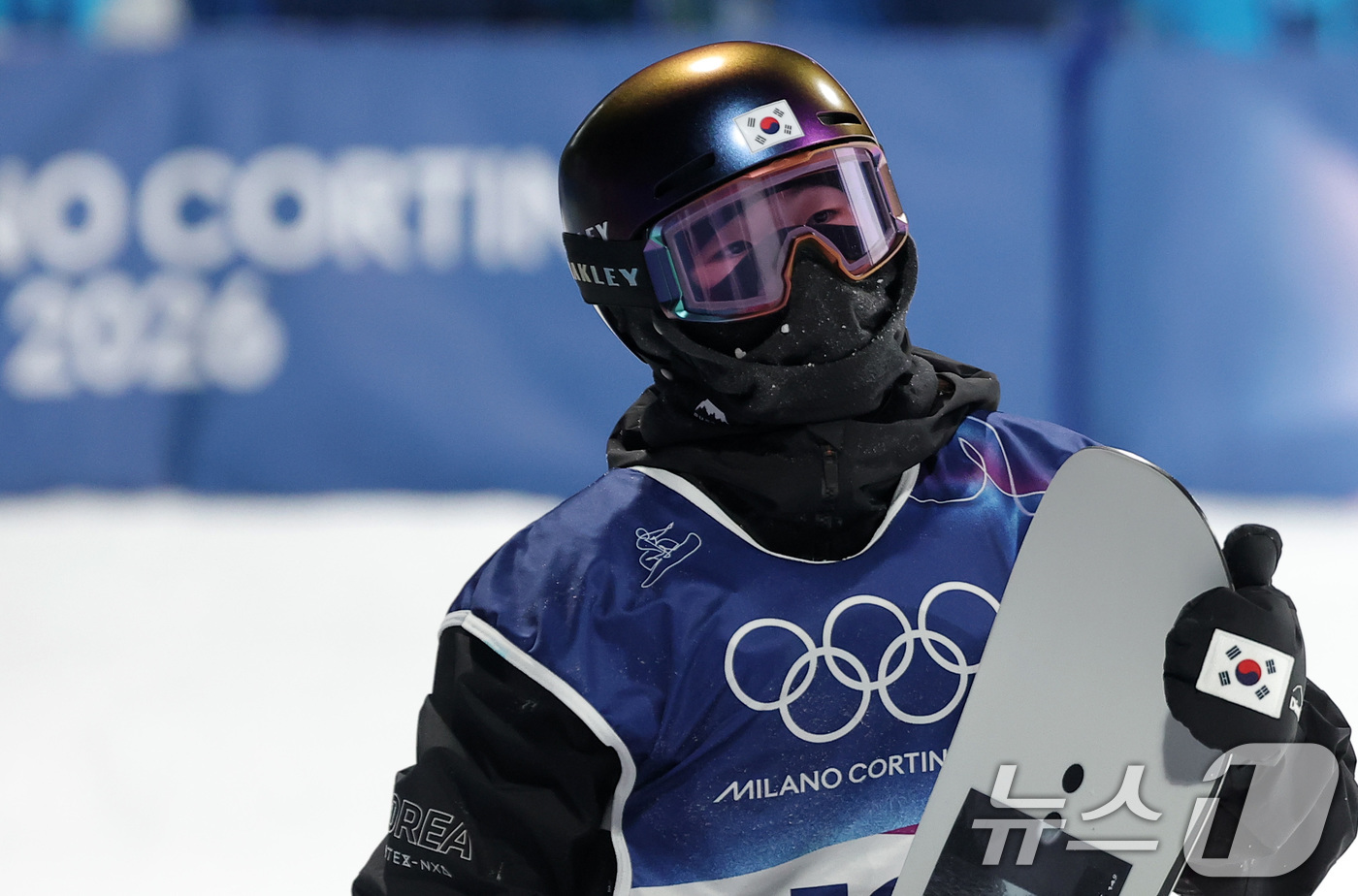 (리비뇨=뉴스1) 김성진 기자 = 스노보드 유승은이 9일(현지시간) 이탈리아 리비뇨 스노파크에서 열린 2026 밀라노·코르티나담페초 동계올림픽 스노보드 여자 빅에어 결선 3차 시기 …
