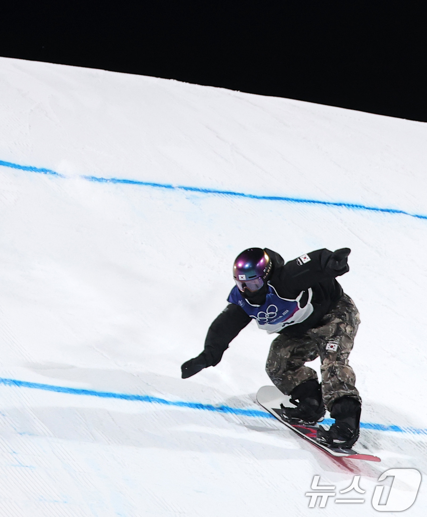 (리비뇨=뉴스1) 김성진 기자 = 스노보드 유승은이 9일(현지시간) 이탈리아 리비뇨 스노파크에서 열린 2026 밀라노·코르티나담페초 동계올림픽 스노보드 여자 빅에어 결선 2차 시기 …