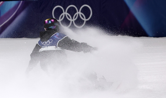 눈발 가르는 유승은