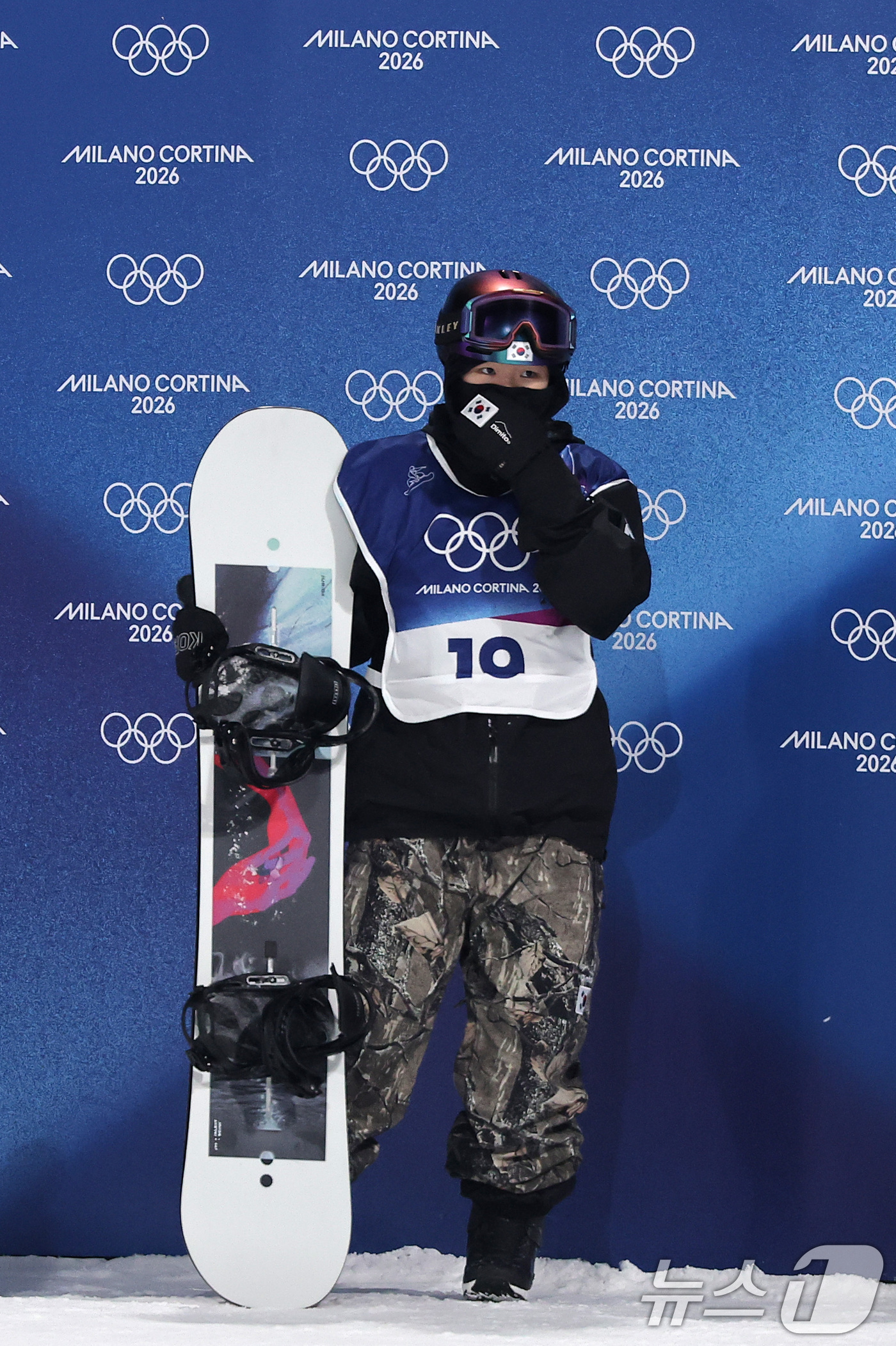 (리비뇨=뉴스1) 김성진 기자 = 스노보드 유승은이 9일(현지시간) 이탈리아 리비뇨 스노파크에서 열린 2026 밀라노·코르티나담페초 동계올림픽 스노보드 여자 빅에어 결선 2차 시기 …