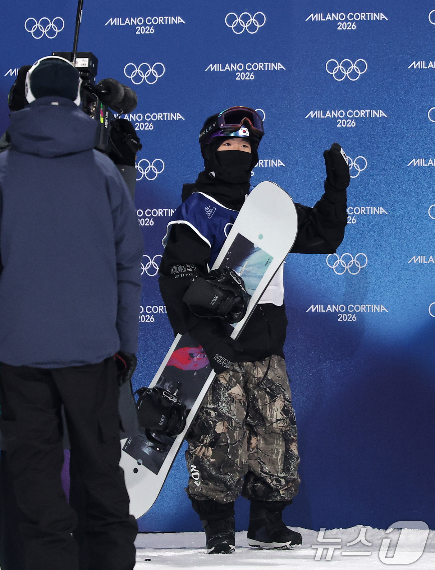 (리비뇨=뉴스1) 김성진 기자 = 스노보드 유승은이 9일(현지시간) 이탈리아 리비뇨 스노파크에서 열린 2026 밀라노·코르티나담페초 동계올림픽 스노보드 여자 빅에어 결선 2차 시기 …