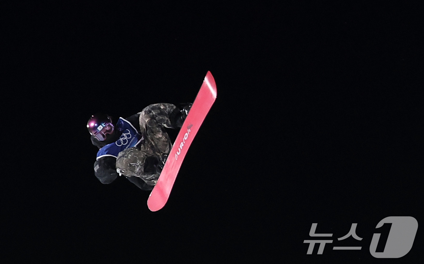 (리비뇨=뉴스1) 김성진 기자 = 스노보드 유승은이 9일(현지시간) 이탈리아 리비뇨 스노파크에서 열린 2026 밀라노·코르티나담페초 동계올림픽 스노보드 여자 빅에어 결선에서 묘기를 …