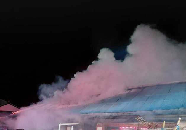 동해 주택 화재…3명 연기 흡입