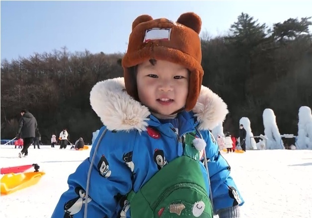 '슈돌' 정우, 깜찍한 모자도 완벽 소화…아기곰 변신