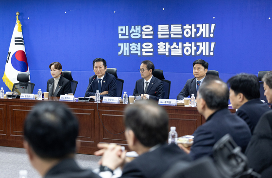 '합당 논의' 재선 의원들과 간담회