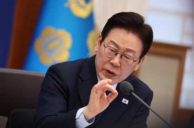 李대통령 "산불 위험 증가하는 계절, 특단 대책 필요"