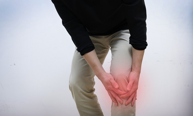 "밤만 되면 다리가 근질…하지불안증후군 신호"