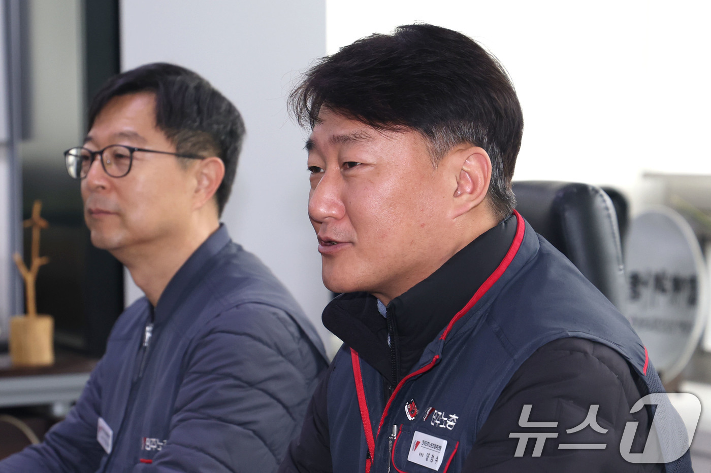 (서울=뉴스1) 이광호 기자 = 양경수 민주노총 위원장이 10일 오전 서울 영등포구 여의도 한국노총에서 가진 김동명 한국노총 위원장과 간담회에서 인사말을 하고 있다.  2026.2 …