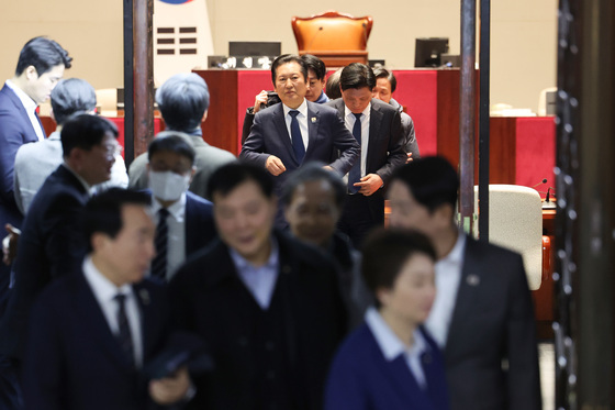 비공개 의원총회 마친 정청래