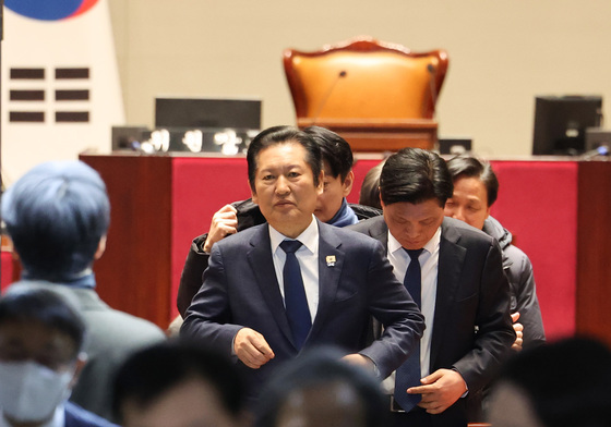 의원총회 마친 정청래 대표