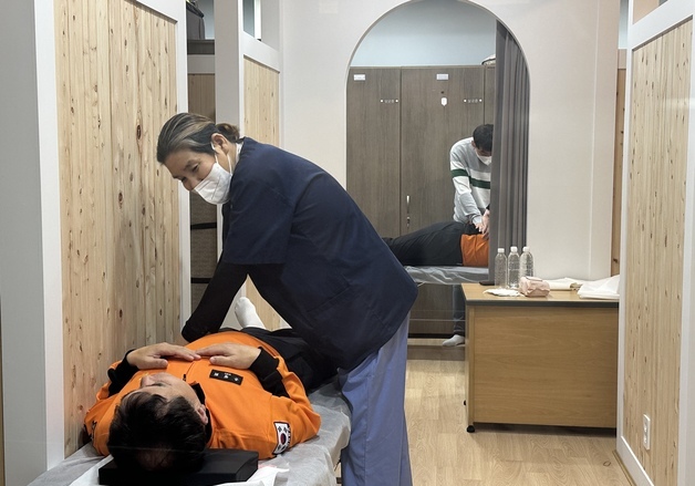 시각장애인 안마사 119센터 방문…인천소방 '헬스키퍼' 운영