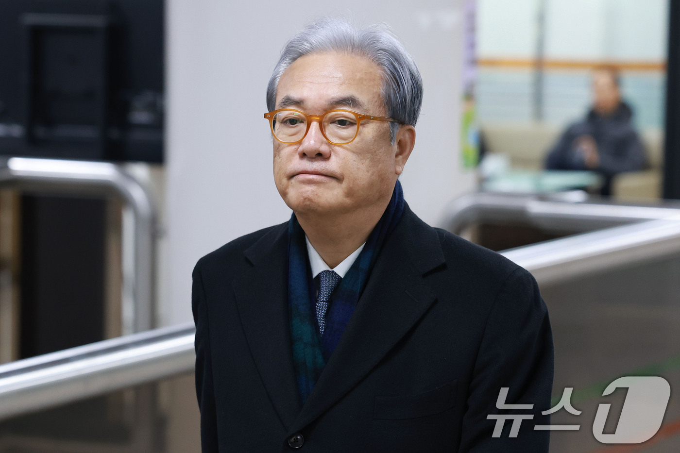 (서울=뉴스1) 안은나 기자 = 헌법재판관 미임명과 윤석열 전 대통령 측근인 이완규 후보자를 기습 지명하는데 관여한 혐의 등을 받는 정진석 전 대통령 비서실장이 10일 오후 서울 …