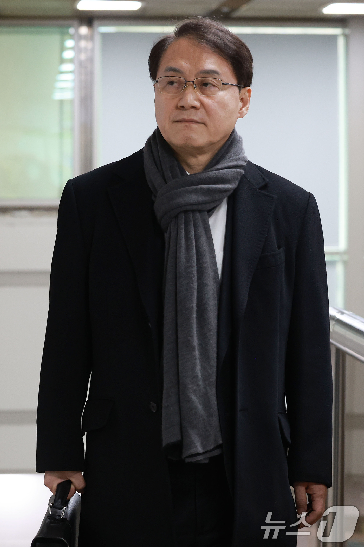 (서울=뉴스1) 안은나 기자 = 김주현 전 대통령실 민정수석이 10일 오후 서울 서초구 중앙지방법원에서 윤석열 전 대통령 탄핵 소추 이후 국회가 추천한 헌법재판관 후보자 미임명 혐 …