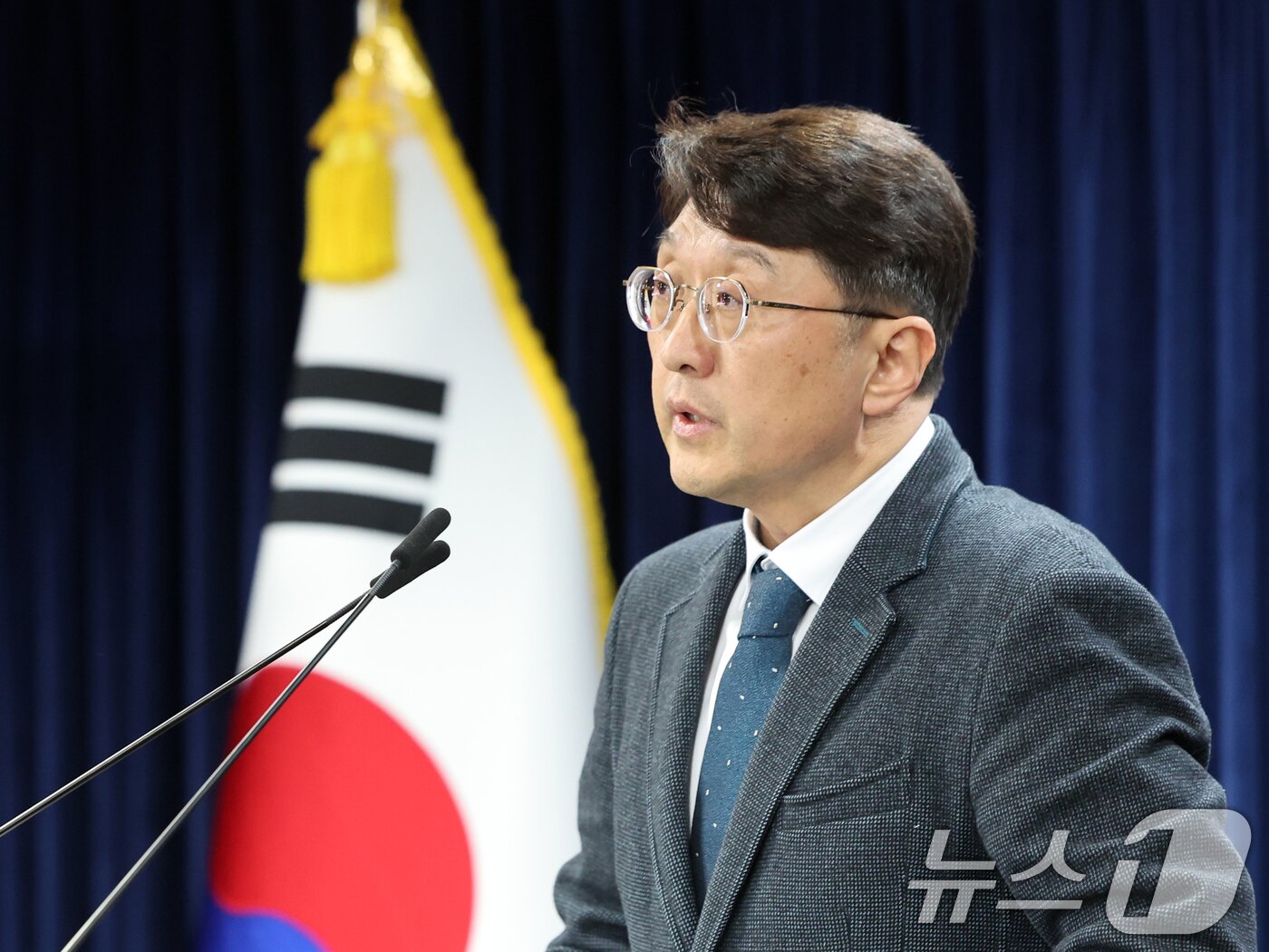 본문 이미지 - 최우혁 과학기술정보통신부 정보보호네트워크정책실장이 10일 오후 서울 종로구 정부서울청사에서 '쿠팡 침해사고 민관합동 조사단 조사결과'를 발표하고 있다. 2026.2.10 ⓒ 뉴스1 황기선 기자