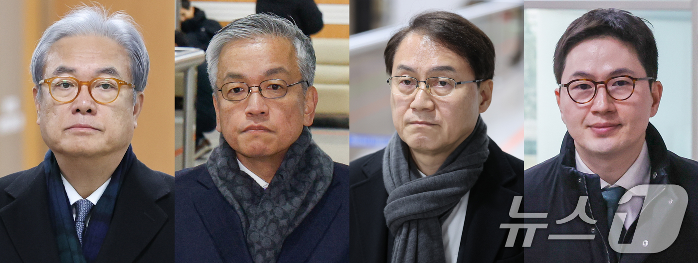 (서울=뉴스1) 안은나 기자 = 정진석 전 대통령 비서실장(왼쪽부터), 최상목 전 경제부총리, 김주현 전 대통령실 민정수석, 이원모 전 공직기강비서관이 10일 오후 서울 서초구 중 …