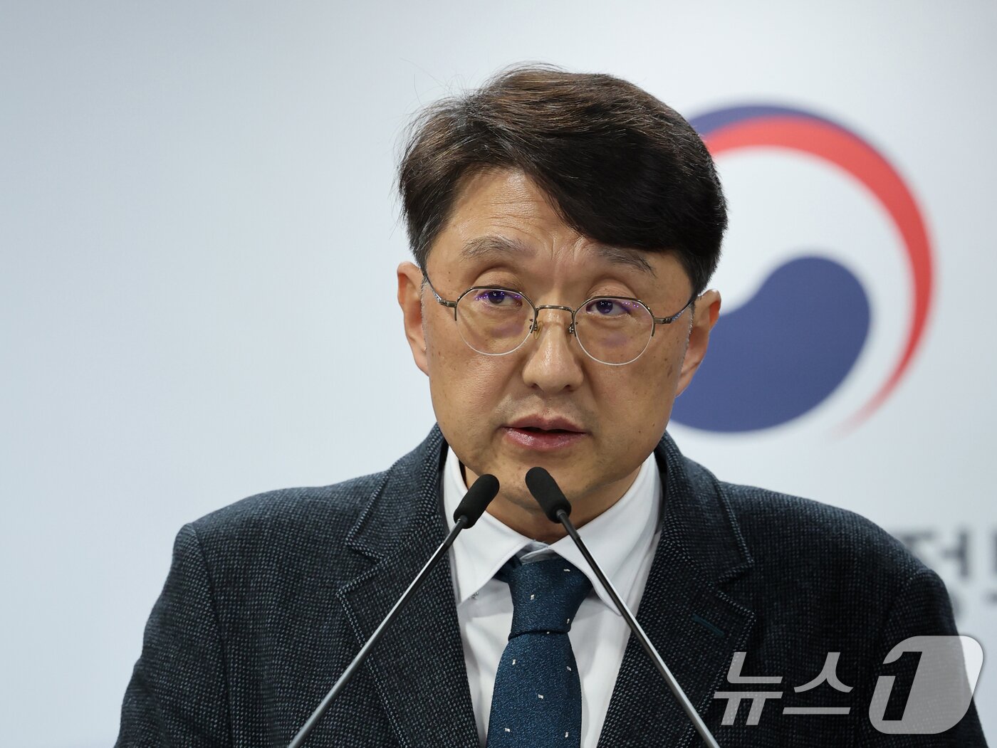 본문 이미지 - 최우혁 과학기술정보통신부 정보보호네트워크정책실장이 10일 오후 서울 종로구 정부서울청사에서 '쿠팡 침해사고 민관합동 조사단 조사결과를 발표하고 있다. 2026.2.10 ⓒ 뉴스1 황기선 기자