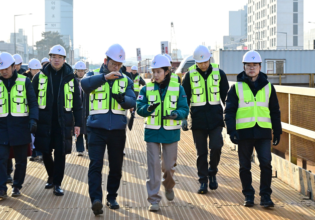 최호정 서울시의장, 국회대로 지하차도 건설현장 지반침하 점검