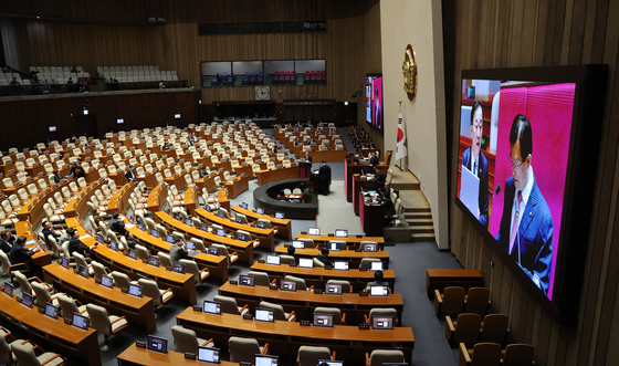 대정부질문 답변하는 김윤덕 국토교통부 장관