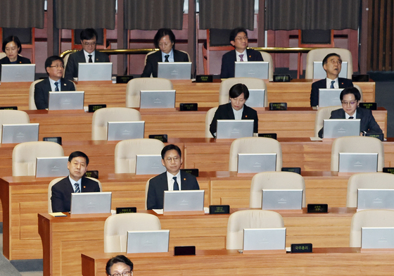 대정부질문 답변하는 김민석 총리