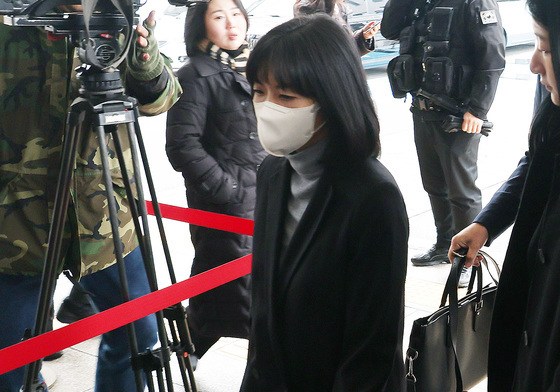 법정 향하는 'LG가 장녀' 구연경 대표