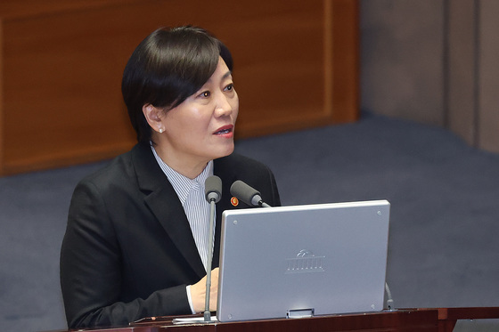 답변하는 송미령 장관