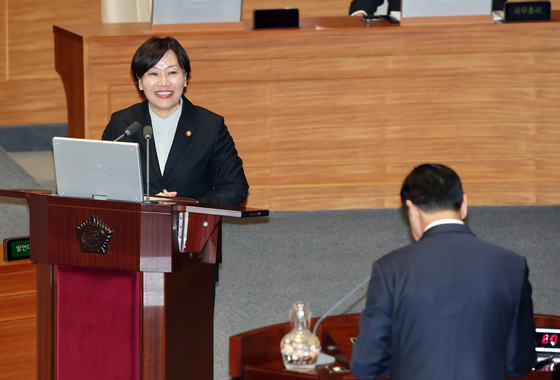 대정부질문 답변하는 송미령 장관