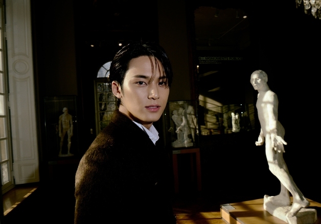 세븐틴 민규, 145억원 가치…파리 패션위크 참석자 중 가장 높아