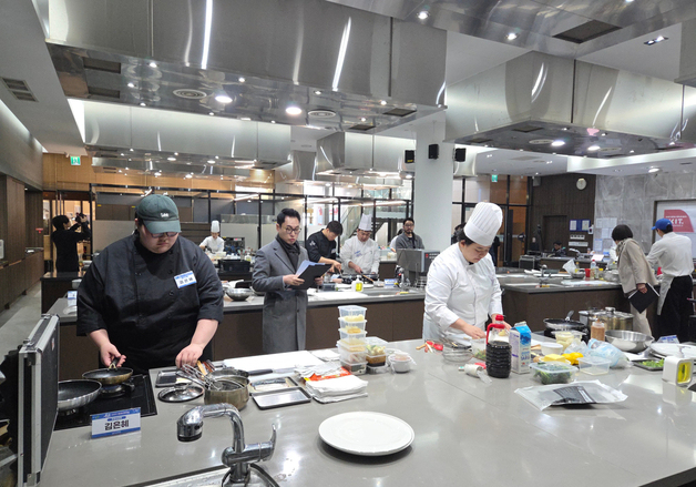 경남정보대 '부산 로컬푸드 레시피 경연대회'…지역 특산물 활용