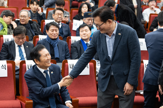 인사 나누는 정청래·송영길