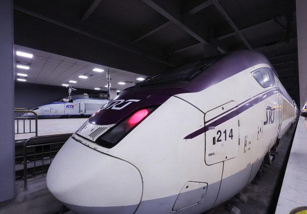 '교차운행' 진행전 시운전 진행되는 KTX와 SRT