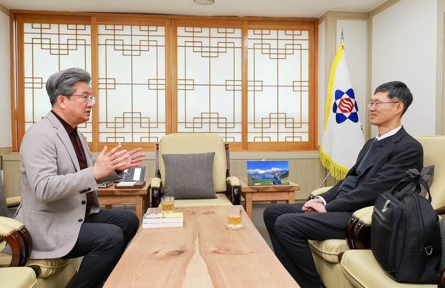 문형배 교수, 대전 유성구 공직자 대상 청렴 특강