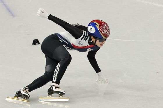 경기 앞두고 몸풀고 있는 김길리