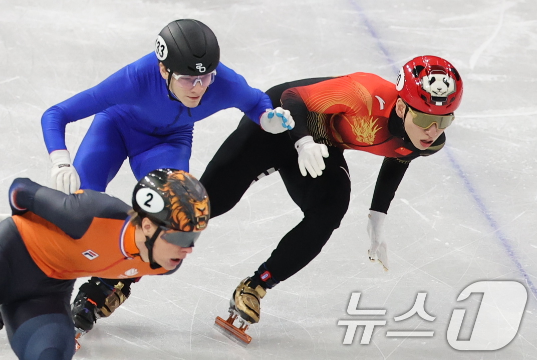 (밀라노=뉴스1) 김진환 기자 = 중국 쇼트트랙 국가대표 린샤오쥔(30, 한국명 임효준)이 10일(현지시간) 이탈리아 밀라노 아이스 스케이팅 아레나에서 열린 남자 1000m 예선에 …