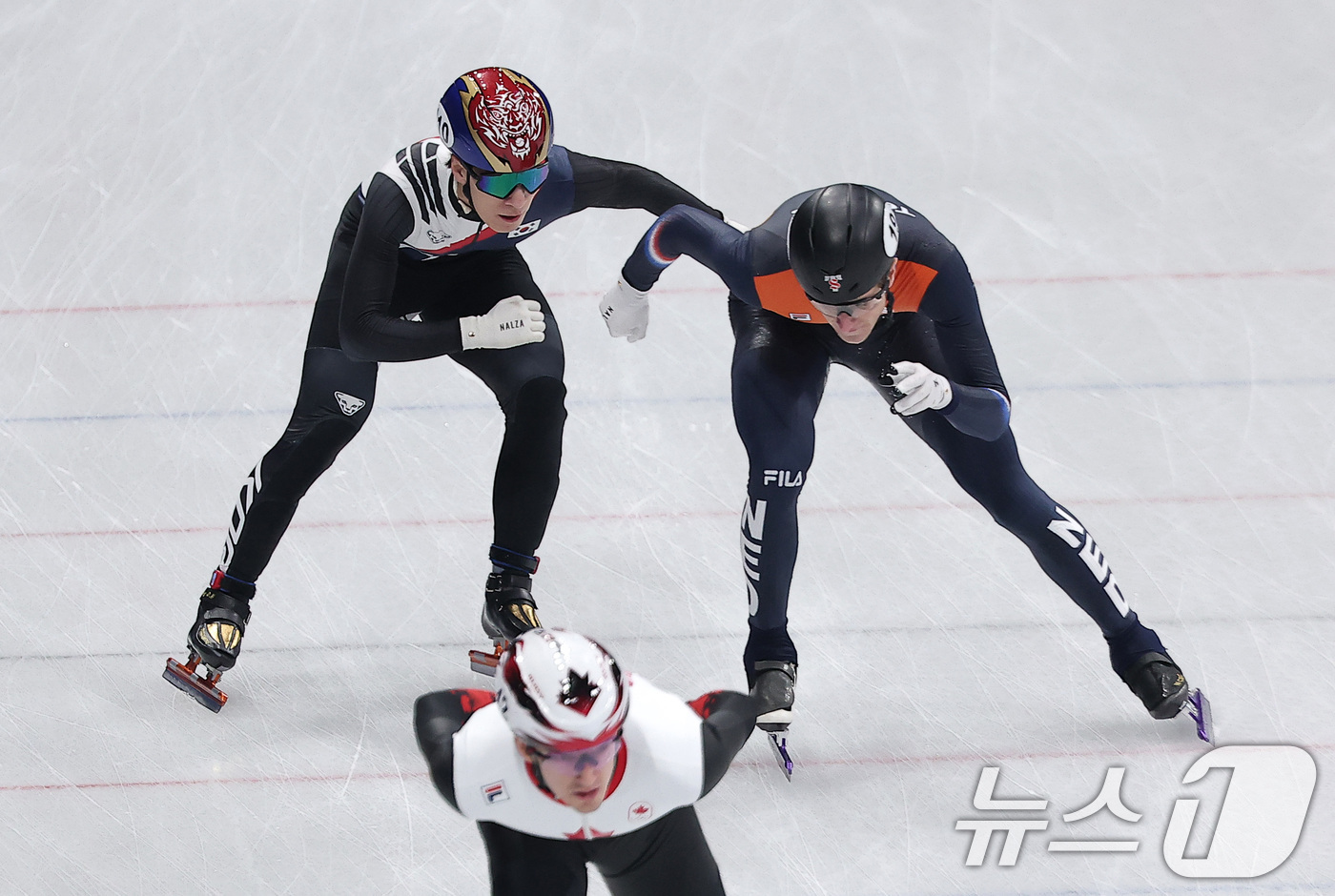 (밀라노=뉴스1) 김성진 기자 = 쇼트트랙 대표팀 황대헌이 10일(현지시간) 이탈리아 밀라노 아이스 스케이팅 아레나에서 열린 2026 밀라노·코르티나담페초 동계올림픽 쇼트트랙 남자 …