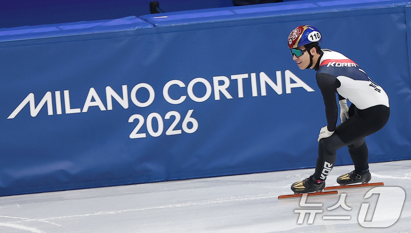(밀라노=뉴스1) 김성진 기자 = 쇼트트랙 대표팀 황대헌이 10일(현지시간) 이탈리아 밀라노 아이스 스케이팅 아레나에서 열린 2026 밀라노·코르티나담페초 동계올림픽 쇼트트랙 남자 …