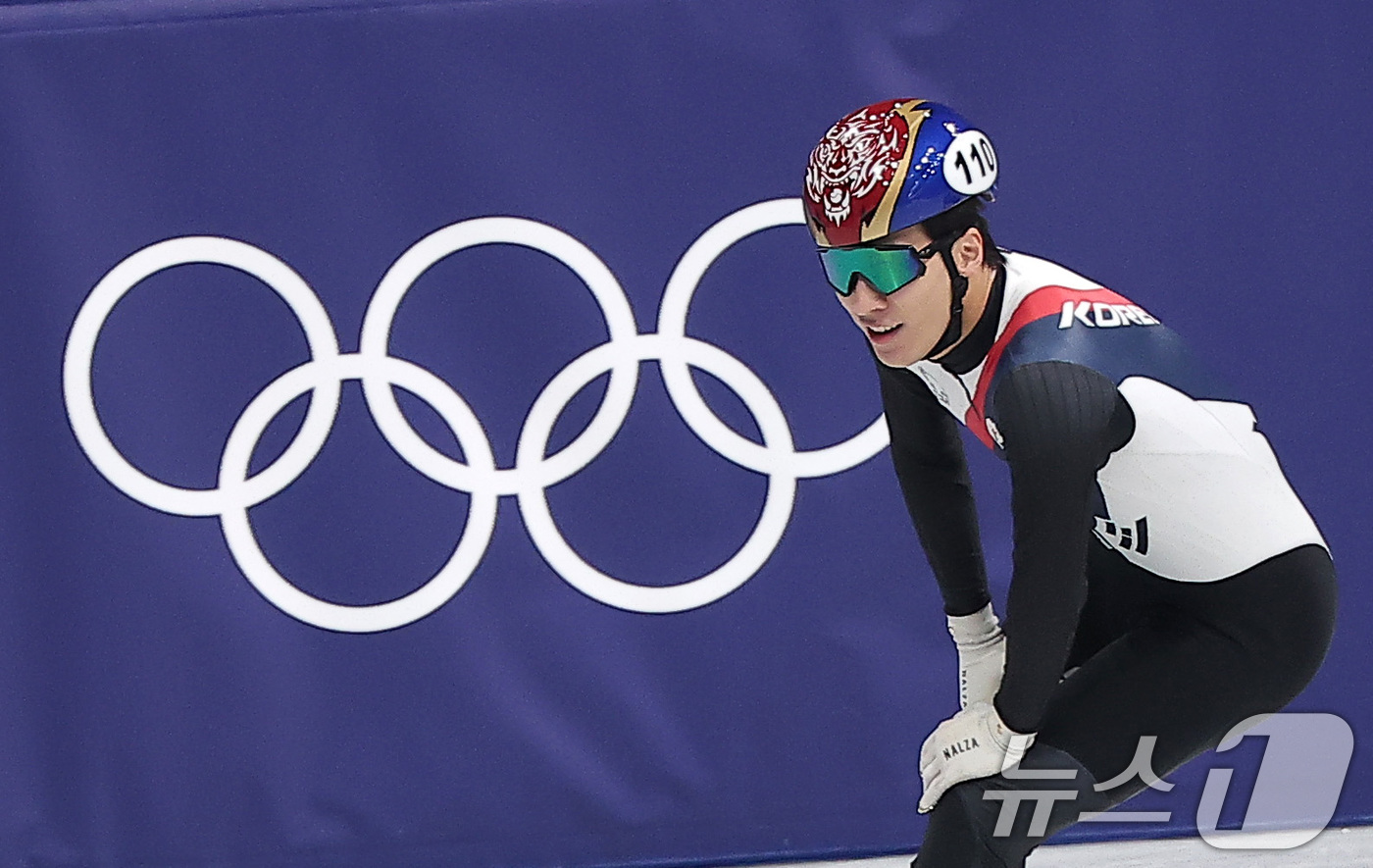 (밀라노=뉴스1) 김성진 기자 = 쇼트트랙 대표팀 황대헌이 10일(현지시간) 이탈리아 밀라노 아이스 스케이팅 아레나에서 열린 2026 밀라노·코르티나담페초 동계올림픽 쇼트트랙 남자 …