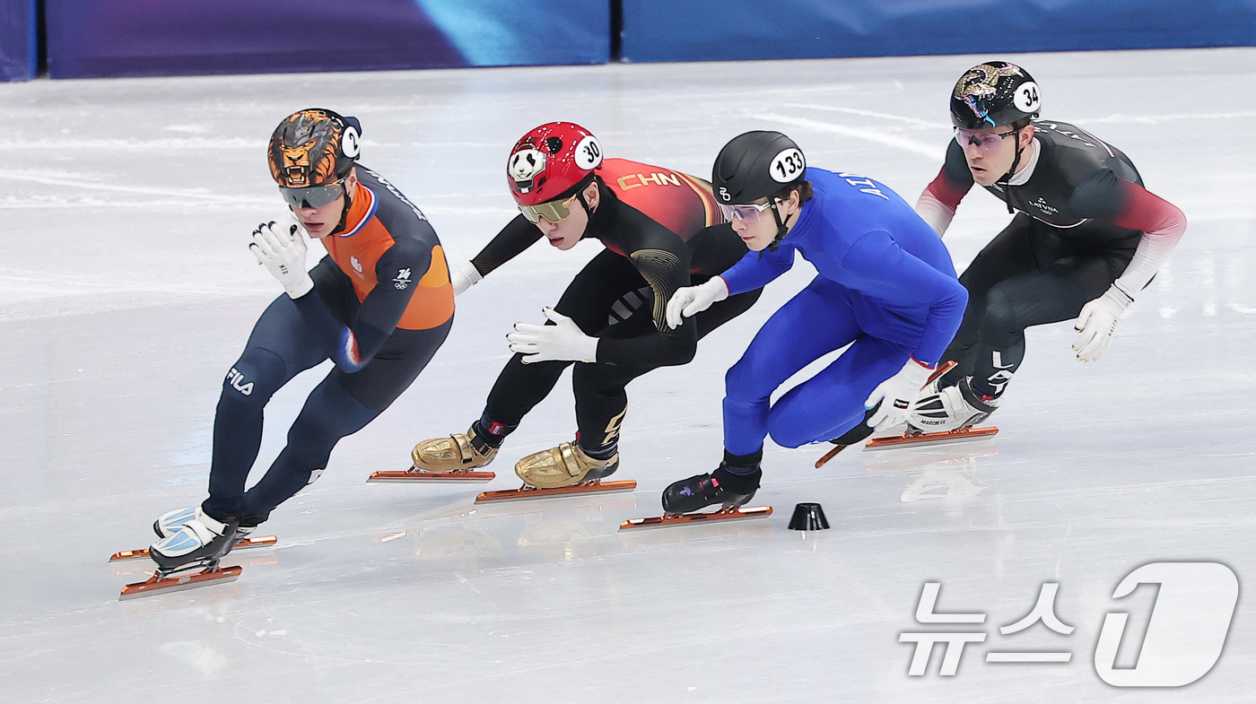 (밀라노=뉴스1) 김성진 기자 = 중국 쇼트트랙 선수 린샤오쥔(한국명 임효준)이 10일(현지시간) 이탈리아 밀라노 아이스 스케이팅 아레나에서 열린 2026 밀라노·코르티나담페초 동 …